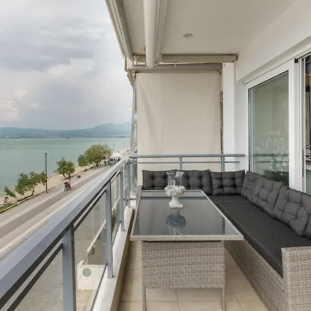 Mega On The Sea Apartment