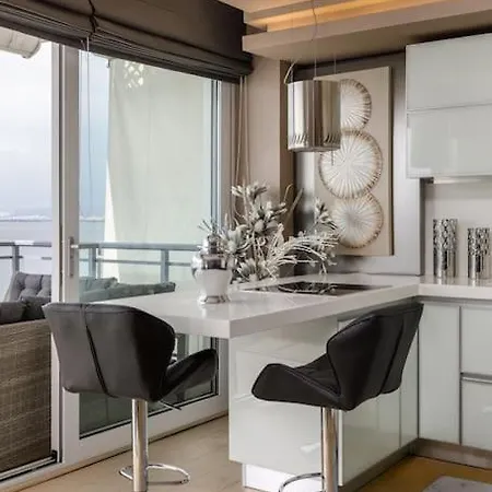 Mega On The Sea Peraía