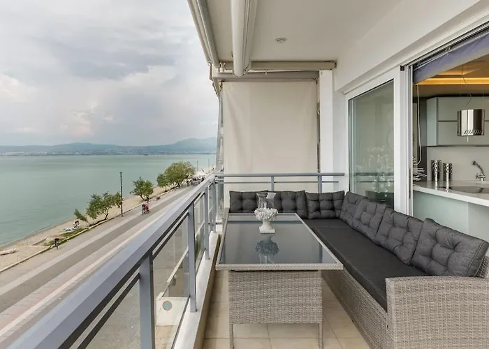 Mega On The Sea Apartment